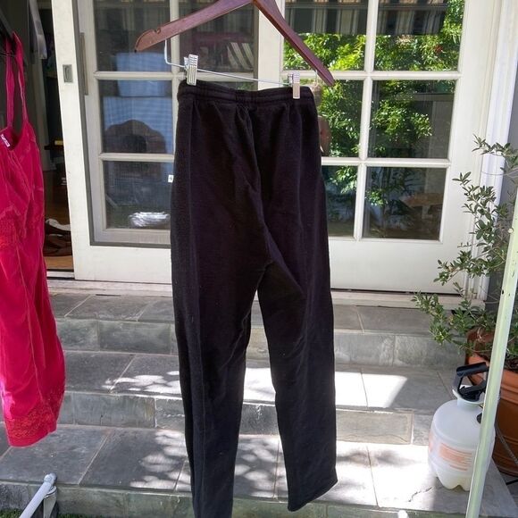 MadHappy Classic Black Universal Sweatpants - Picture 7 of 9